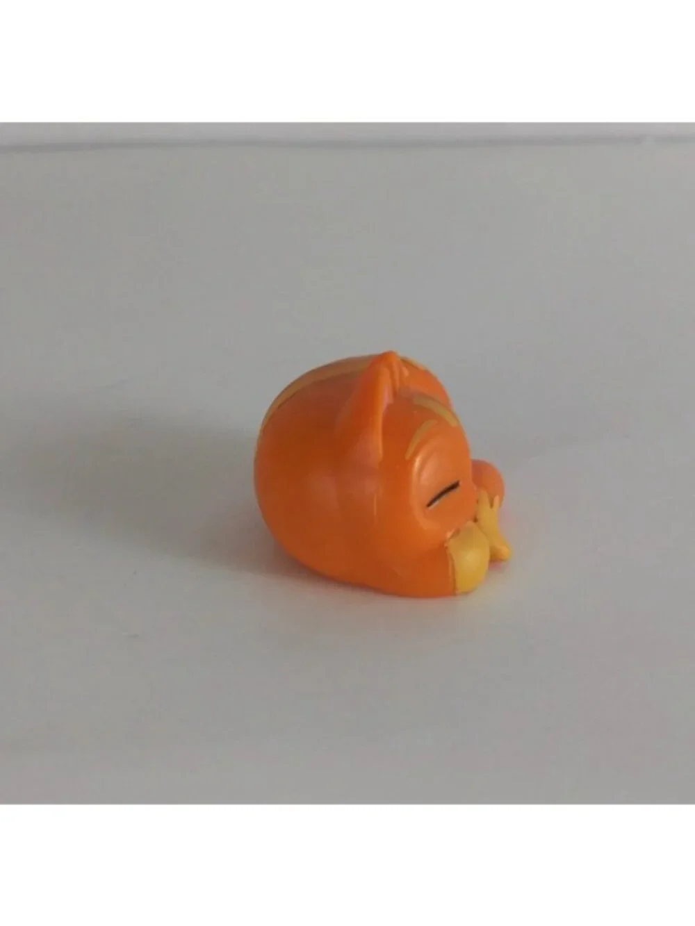 Hasbro Lost Kitties Series 1 Adorbs Nap-kin Collectible Mini Figure